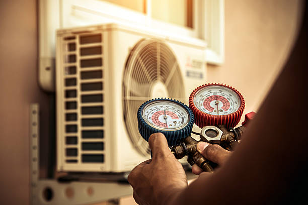 Professional Ac Installation technician working in Ocean Beach, NY
